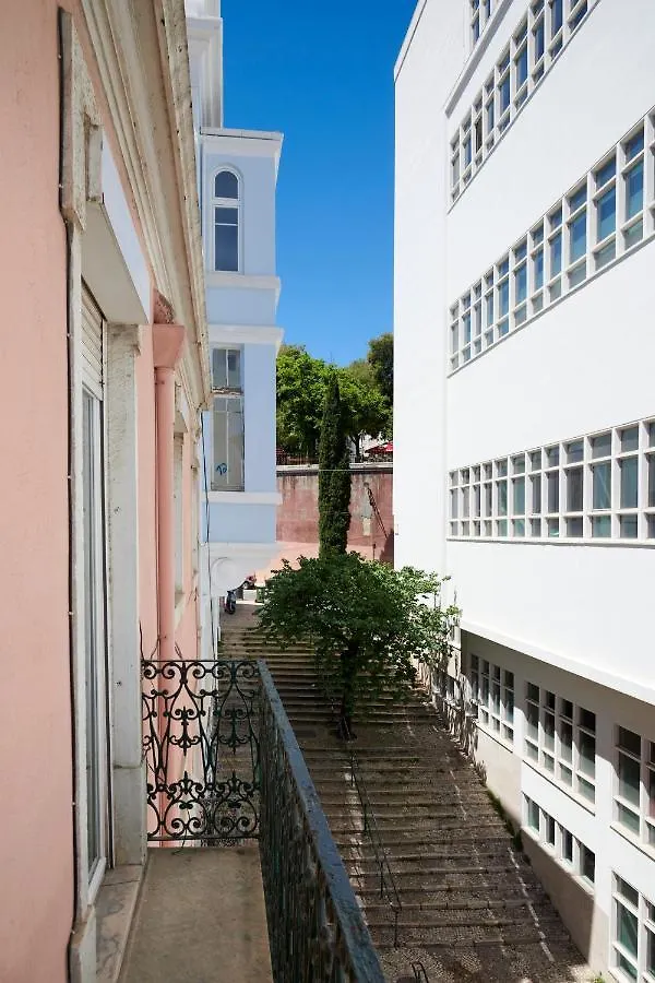 Sunny Apartment With Terrace.River View! Лиссабон Португалия