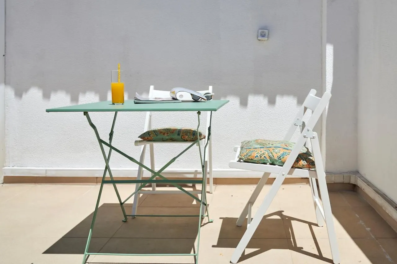 Sunny Apartment With Terrace.River View! Лиссабон